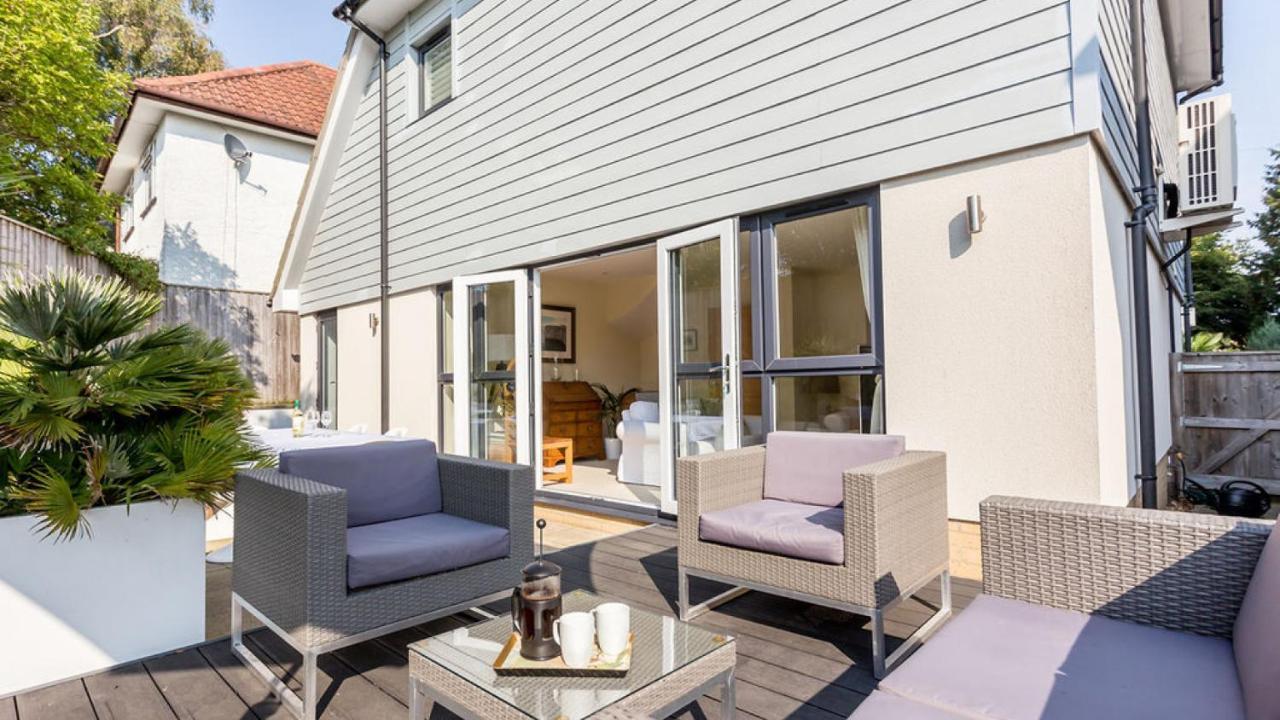 Villa Twin Palms à Poole Extérieur photo
