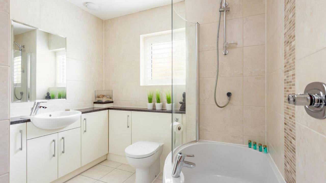 Villa Twin Palms à Poole Extérieur photo